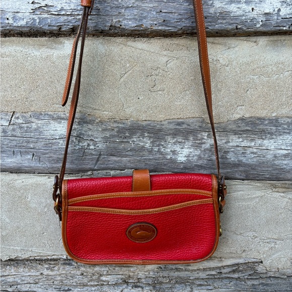 Dooney & Bourke Vintage Red Leather Crossbody/Shoulder Bag - Picture 3 of 15